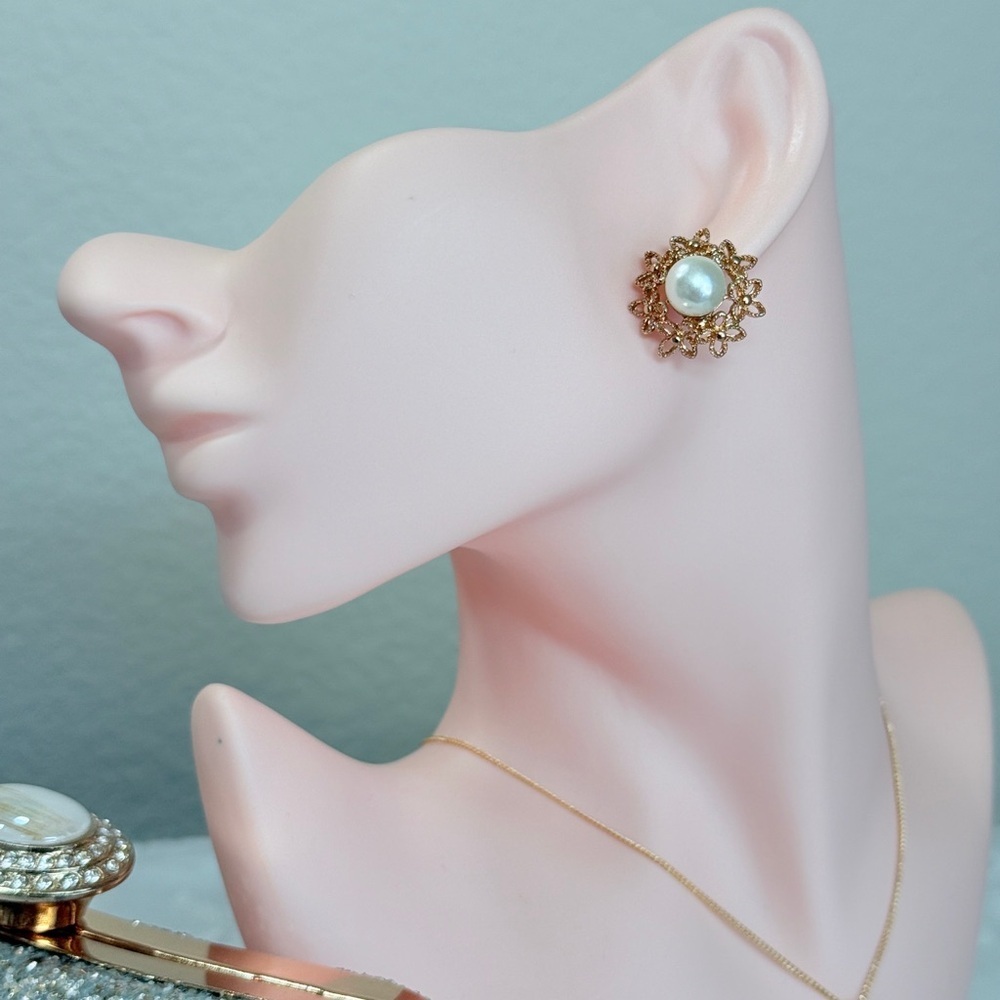 ⚜️ Elegant Gold Earrings With Pearl - Picture 4 of 7